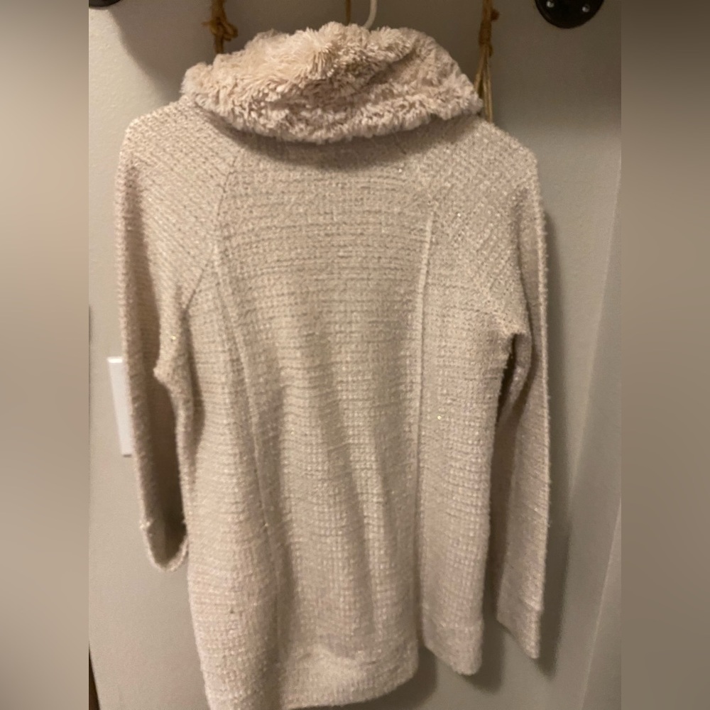 >>fun + funky closet clean out y’all!